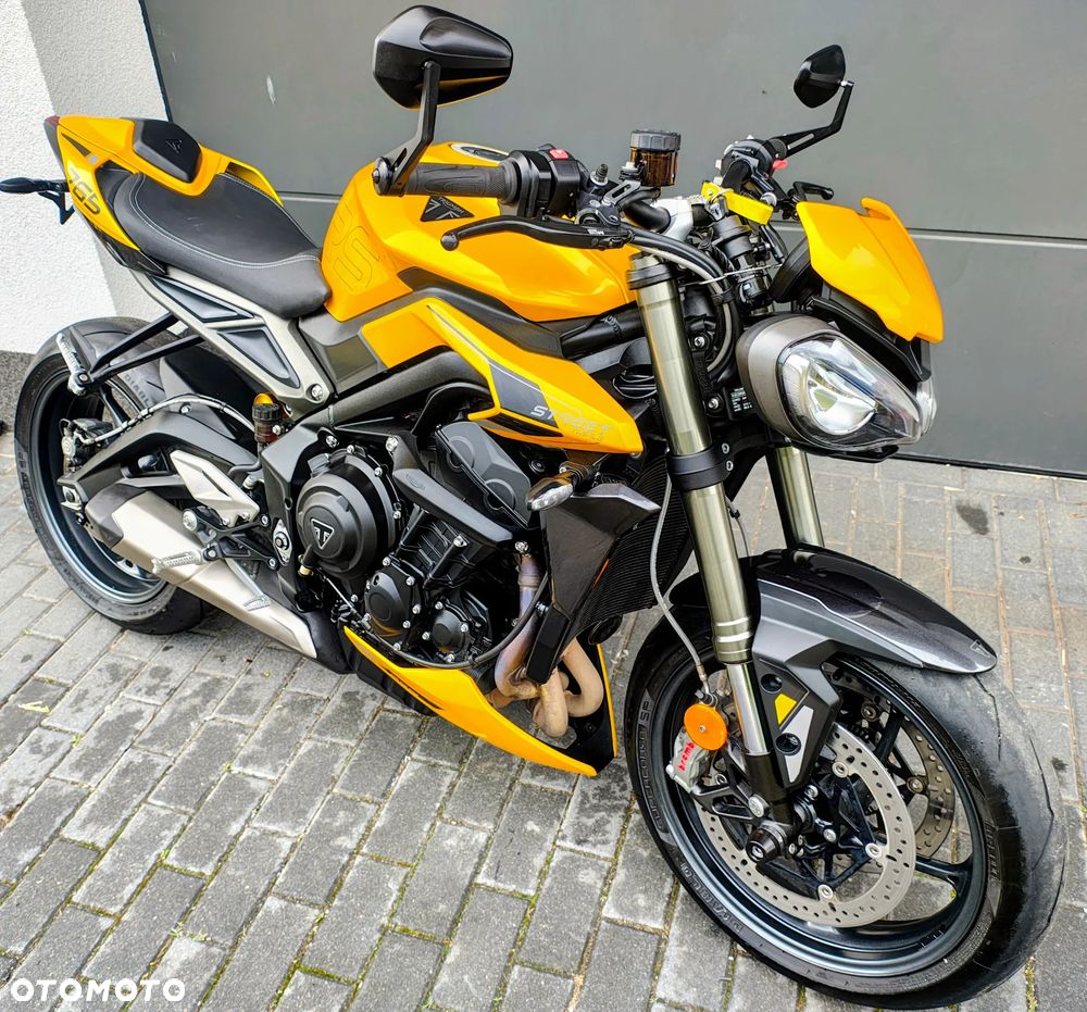 Triumph Street Triple - 25