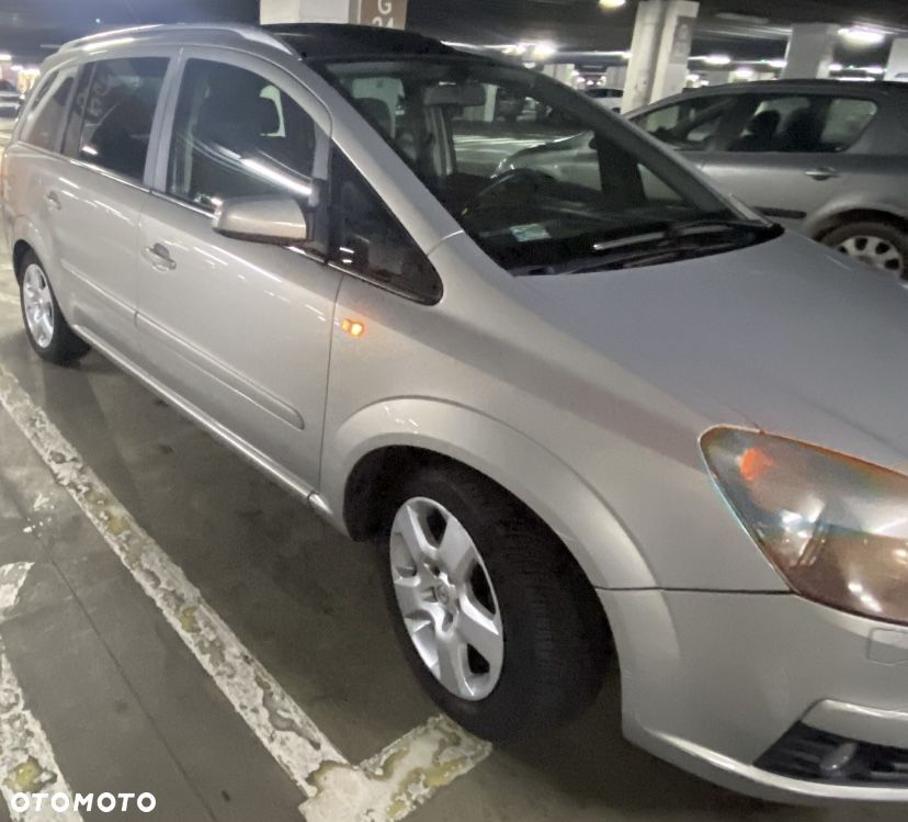 Opel Zafira 1.8 Easytronic Cosmo - 3