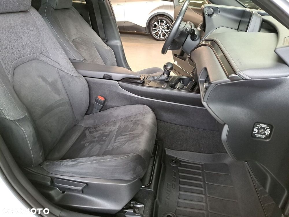 Lexus UX 250h GPF Business Edition 2WD - 11