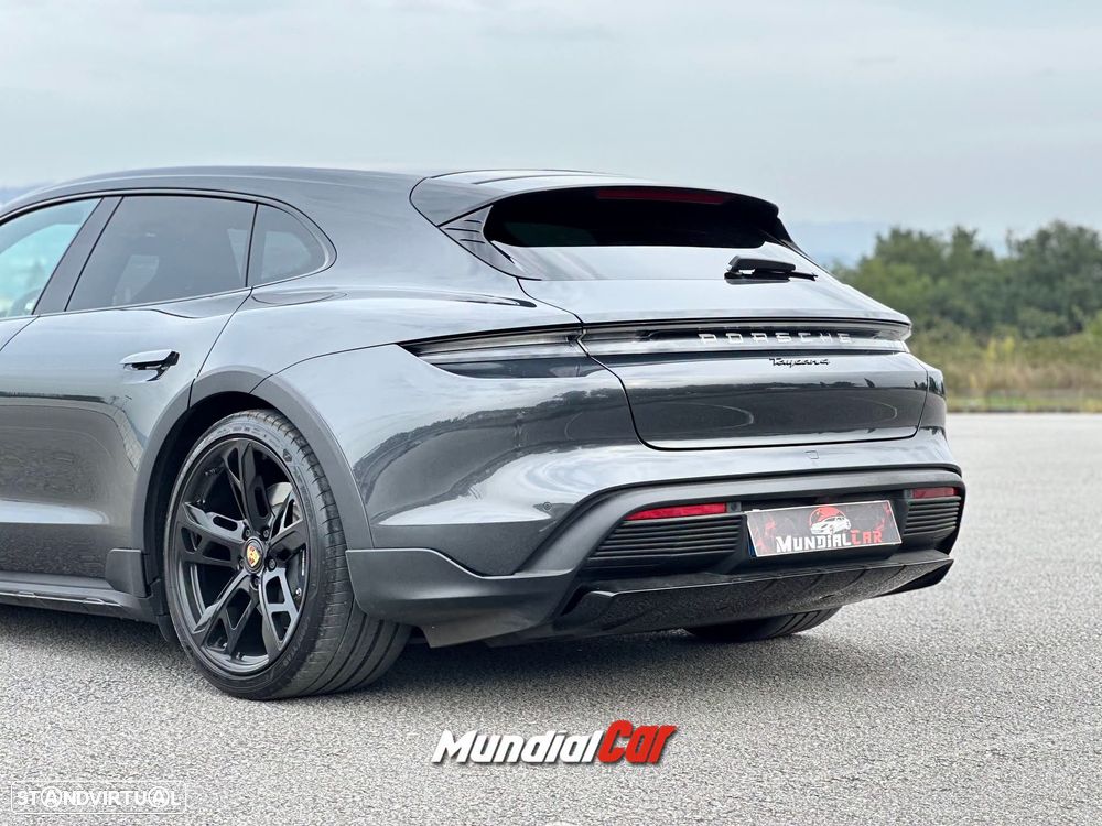 Porsche Taycan Cross Turismo 4 - 10