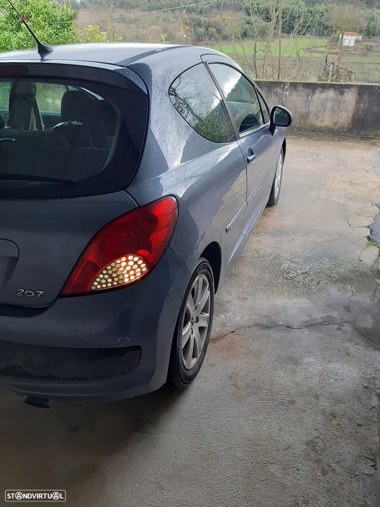 Peugeot 207 1.6 HDi Sport - 10