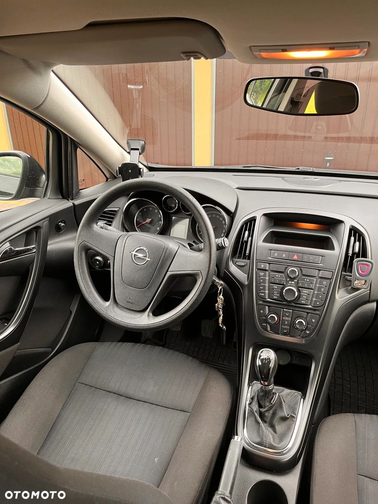 Opel Astra 1.4 Essentia - 11