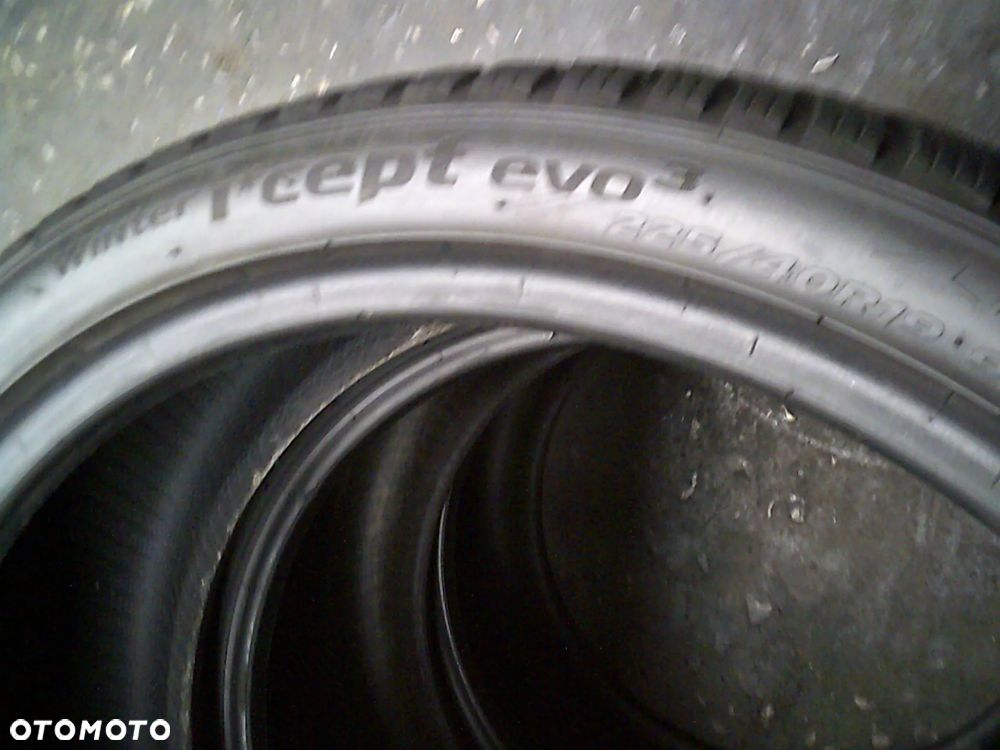HANKOOK Winter I'Cept Evo3 W330 225/40R19 6,1mm 2022 - 3
