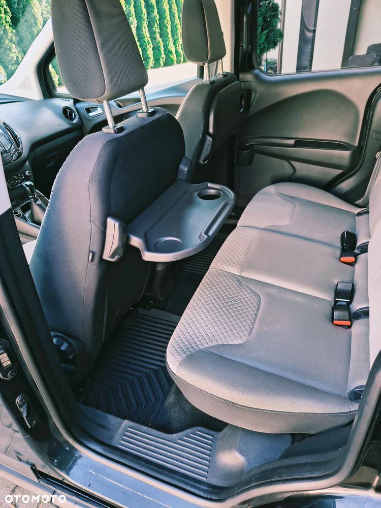 Ford Tourneo Courier 1.0 EcoBoost Titanium - 37