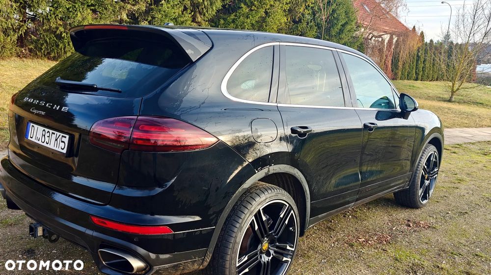 Porsche Cayenne Platinum Edition - 2
