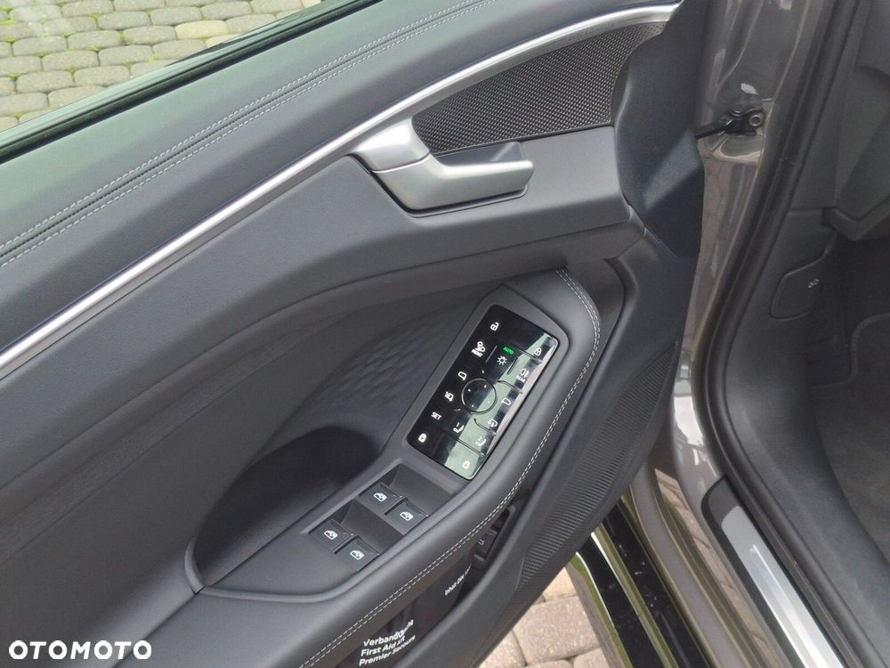 Audi A6 Allroad - 32