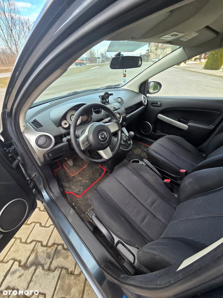 Mazda 2 - 6