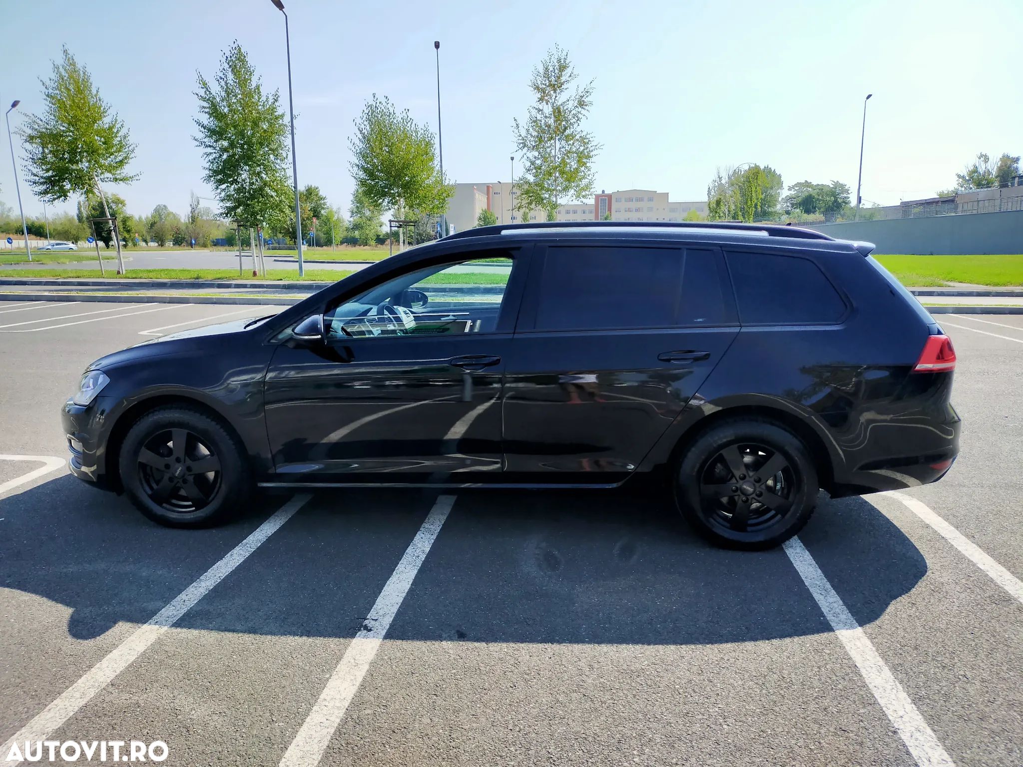 Volkswagen Golf 1.6 TDI DPF Trendline - 1
