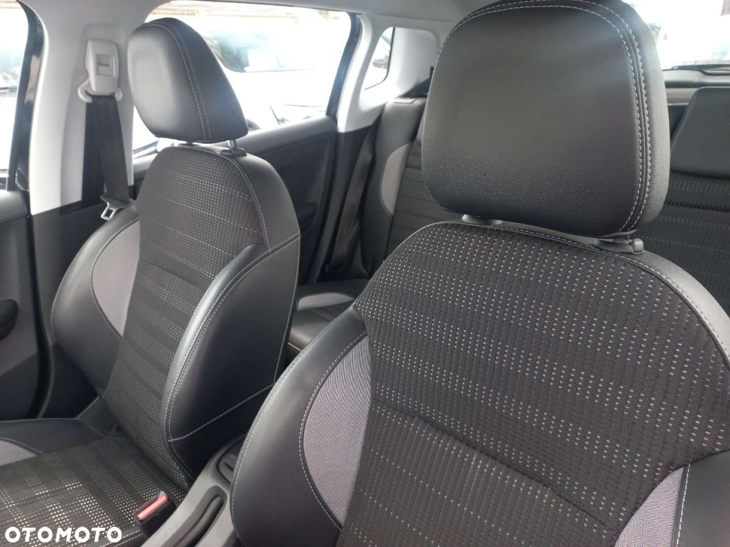 Peugeot 2008 - 13