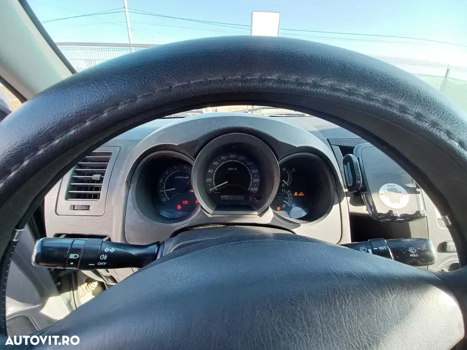 Toyota Hilux - 5