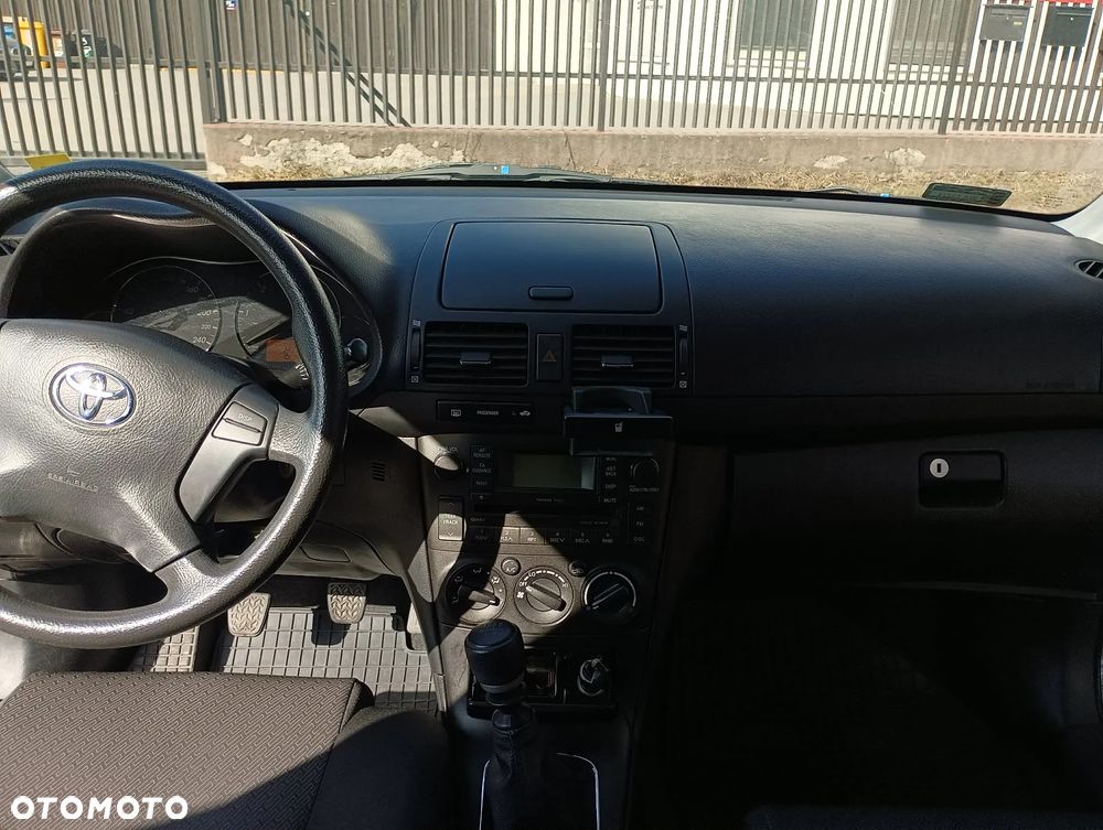 Toyota Avensis 2.0 D-4D Sol - 9