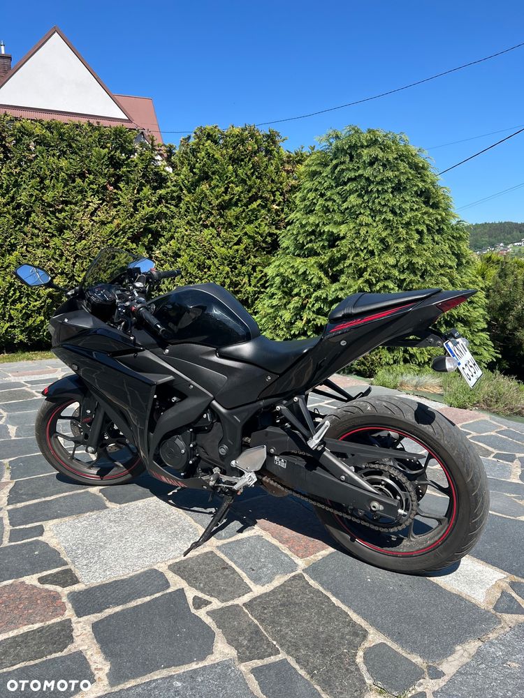 Yamaha R3 - 1