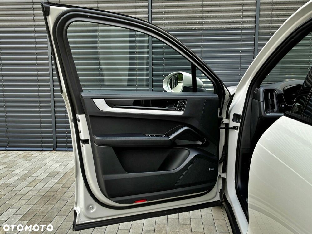 Porsche Cayenne - 20