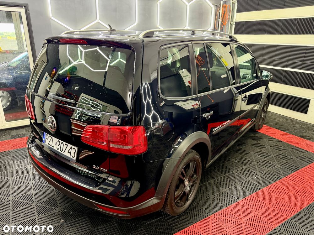 Volkswagen Touran 2.0 TDI DPF Cross - 11