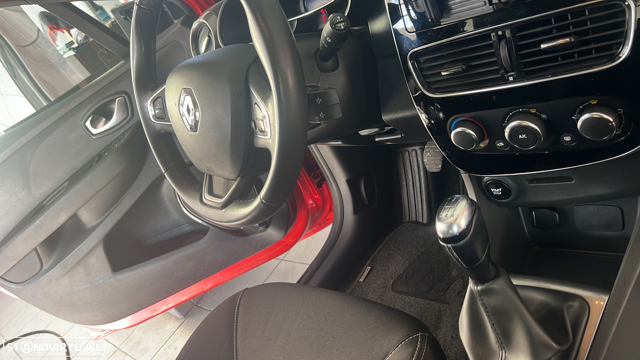 Renault Clio 1.2 16V Confort - 7