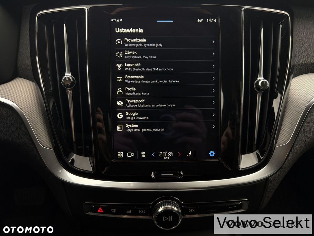 Volvo V60 Cross Country - 26