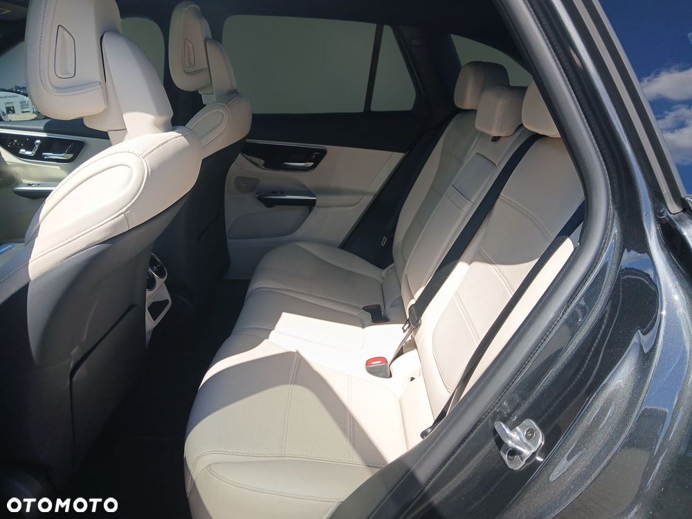 Mercedes-Benz GLC 200 4Matic 9G-TRONIC Avantgarde Advanced - 19