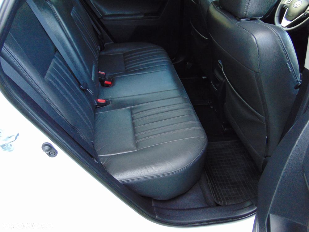 Toyota Auris 1.4 D-4D Luna - 26