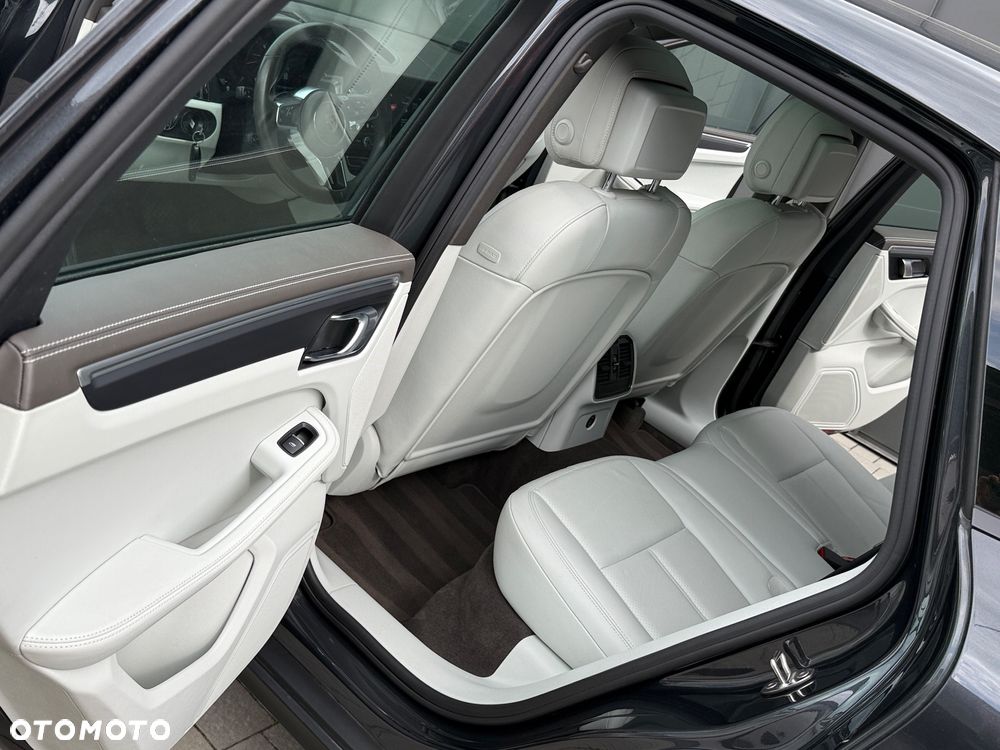 Porsche Macan - 37
