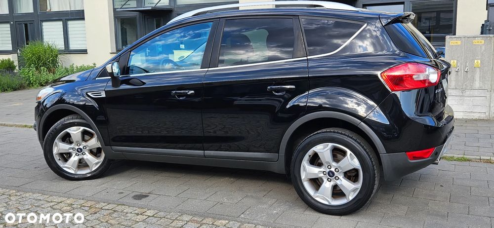 Ford Kuga 2.0 TDCi 2x4 Titanium - 30