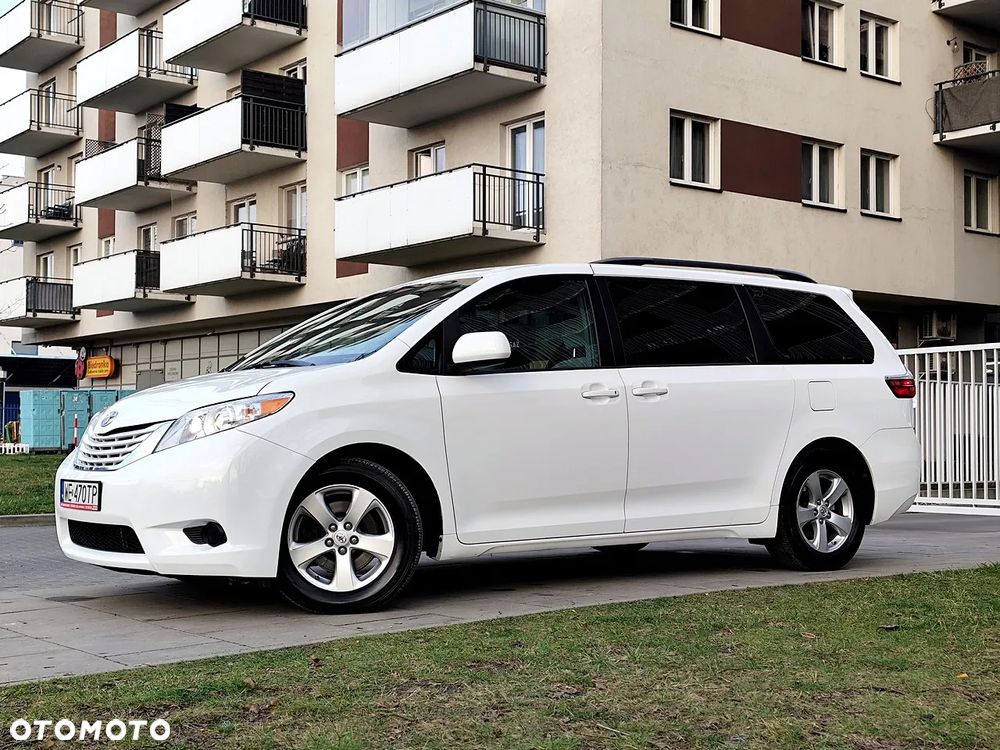 Toyota Sienna 3.5 V6 SE - 2