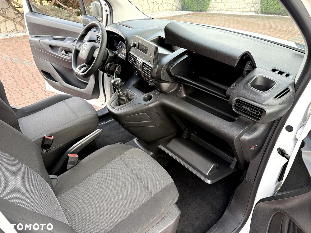 Toyota Proace City Verso 1.2 D-4T Combi - 24