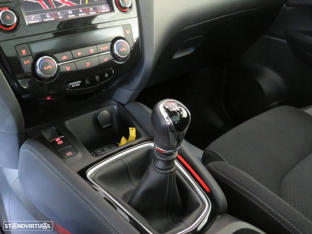 Nissan Qashqai 1.5 dCi N-Connecta J18+Led - 12