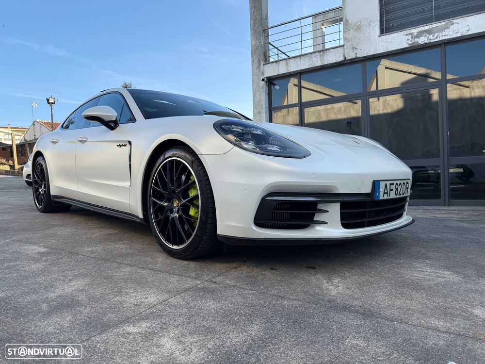 Porsche Panamera - 4