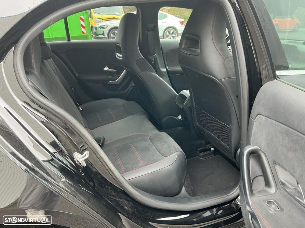 Mercedes-Benz A 250 e AMG Line - 13