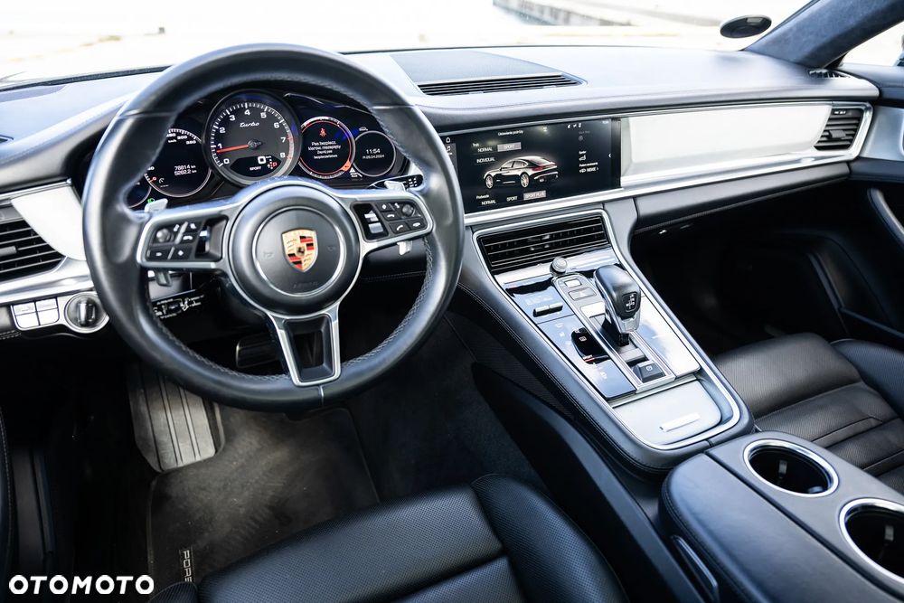 Porsche Panamera Turbo - 20