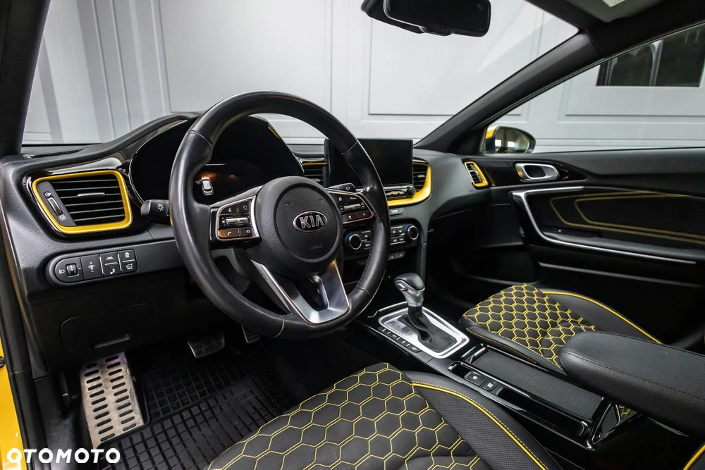 Kia XCeed - 14