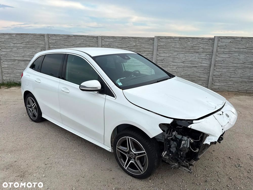 Mercedes-Benz Klasa B 250 e 8G-DCT AMG Line - 39