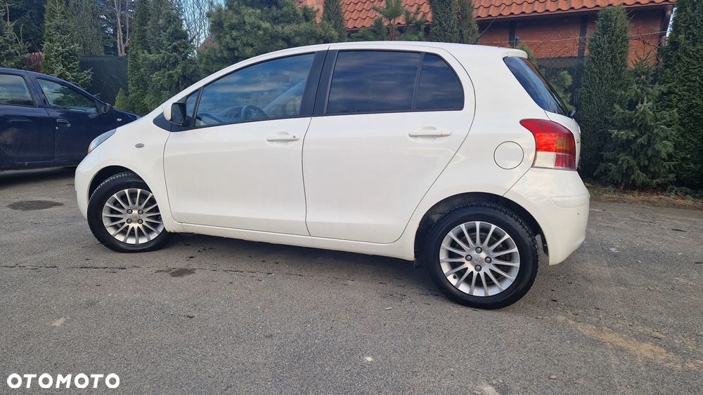 Toyota Yaris - 2