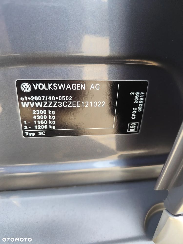 Volkswagen Passat 2.0 TDI 4Mot Highline DSG - 24