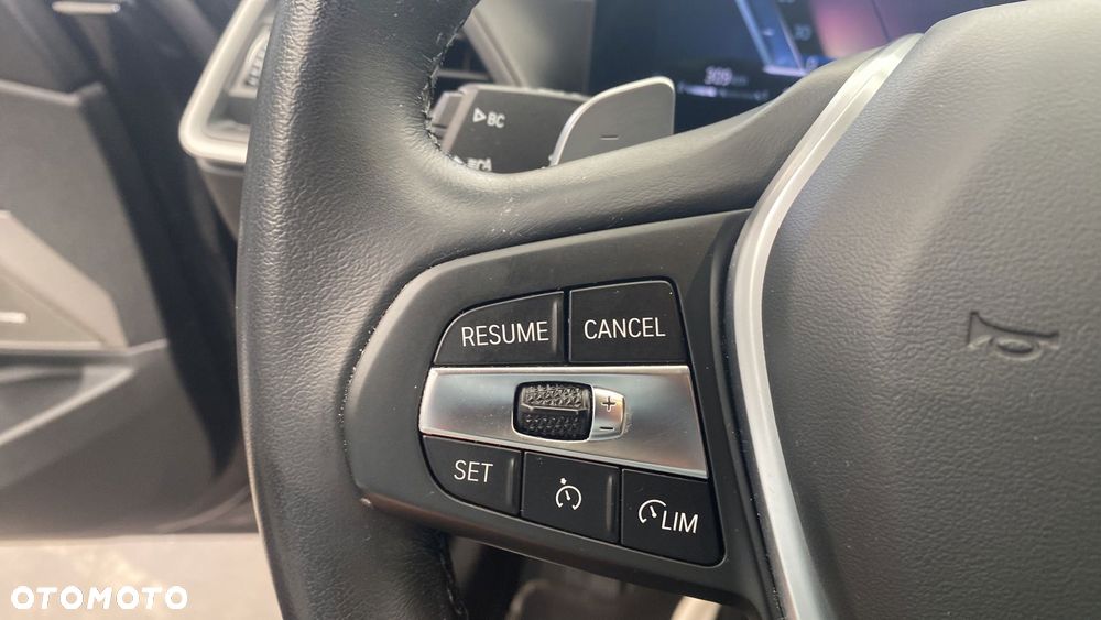 BMW Seria 3 318i - 23