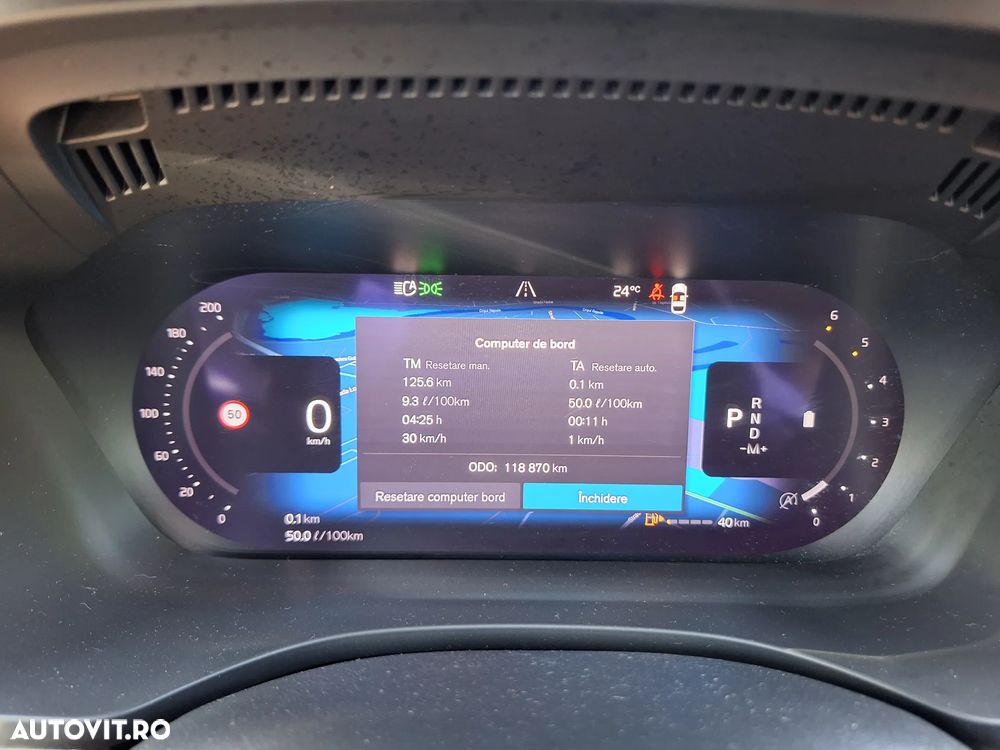 Volvo XC 60 B4 MHEV AT AWD Plus Dark - 28