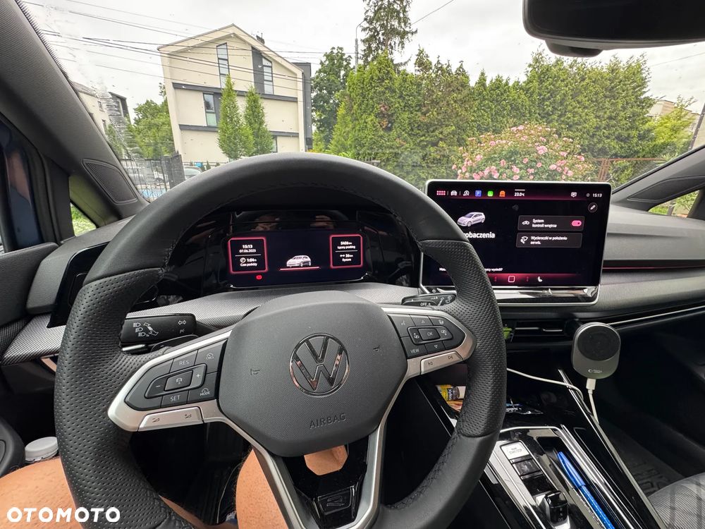 Volkswagen Golf - 10