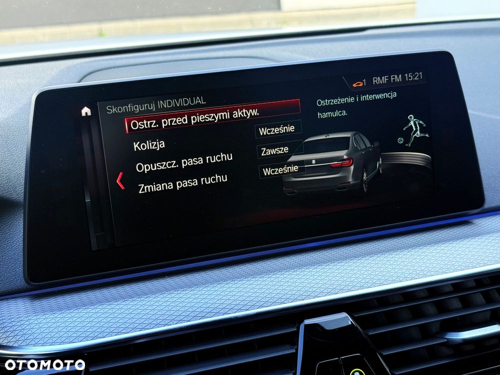 BMW Seria 5 520d xDrive Touring M Sport Edition - 32