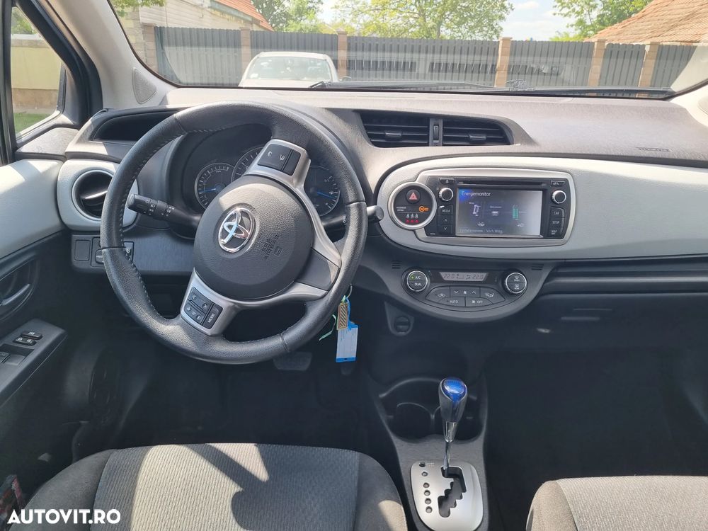 Toyota Yaris 1.5 VVT-i HSD Luna - 11
