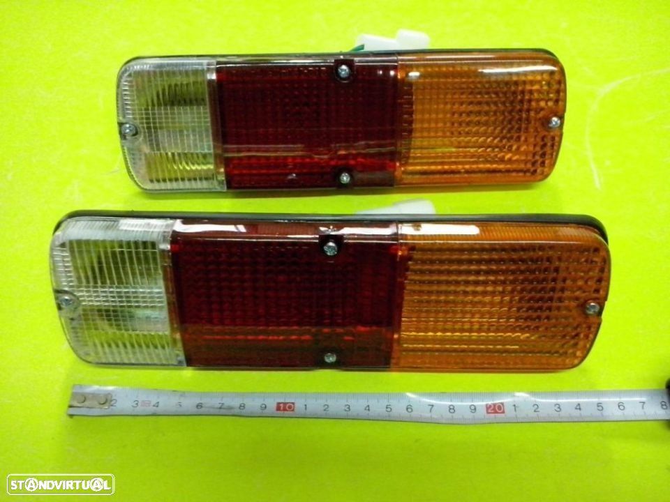 Farolins trás Toyota Land Cruiser BJ40 BJ45 Hilux (Novos) - 1