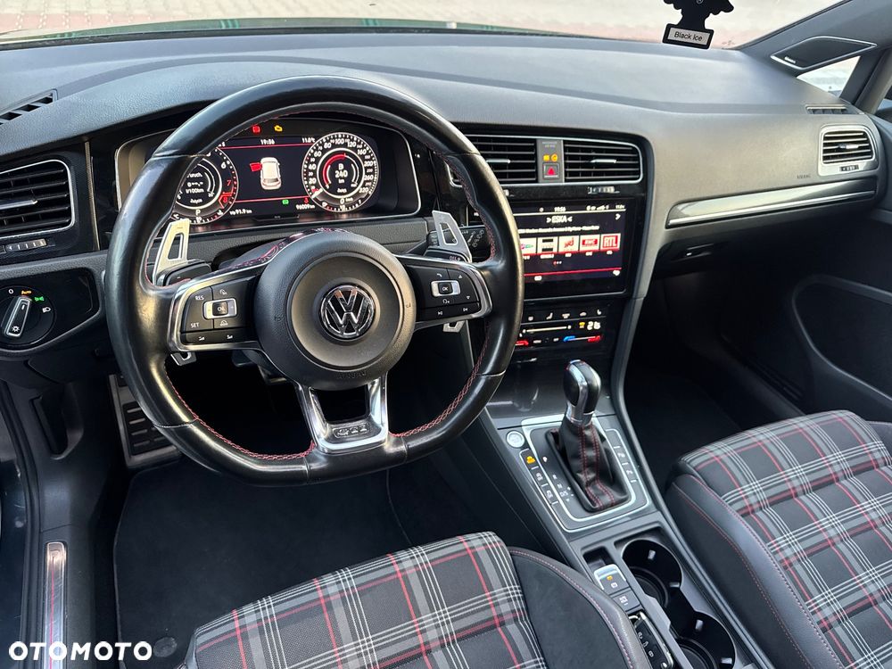 Volkswagen Golf GTI Performance BlueMotion Technology DSG - 31