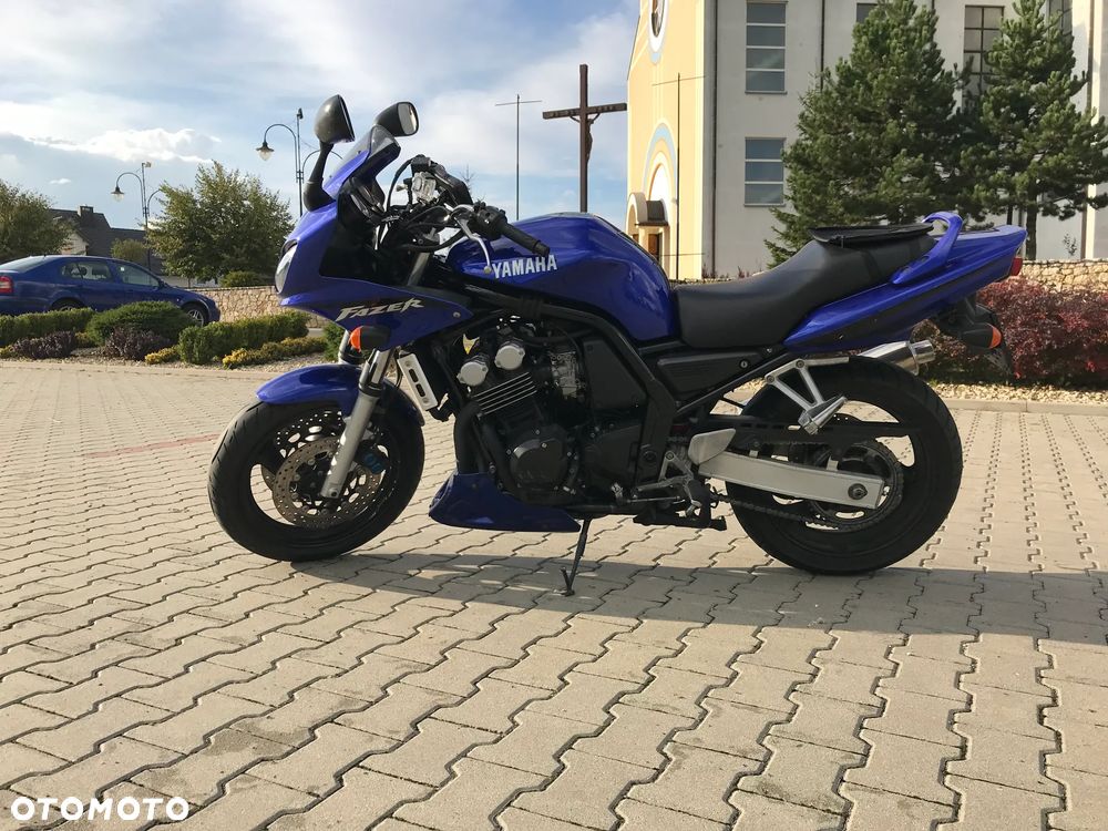 Yamaha FZS - 6