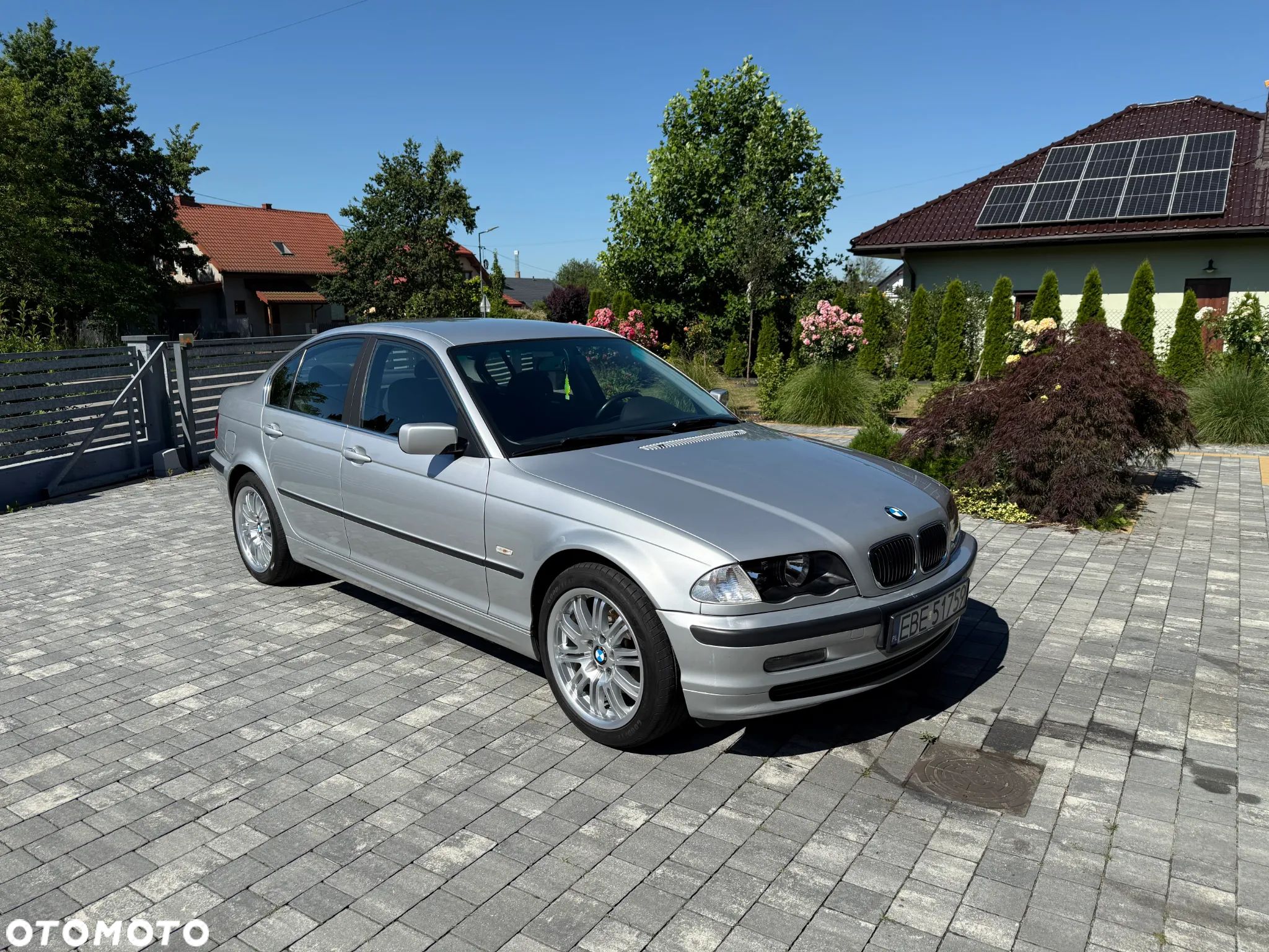 BMW Seria 3 325i - 1