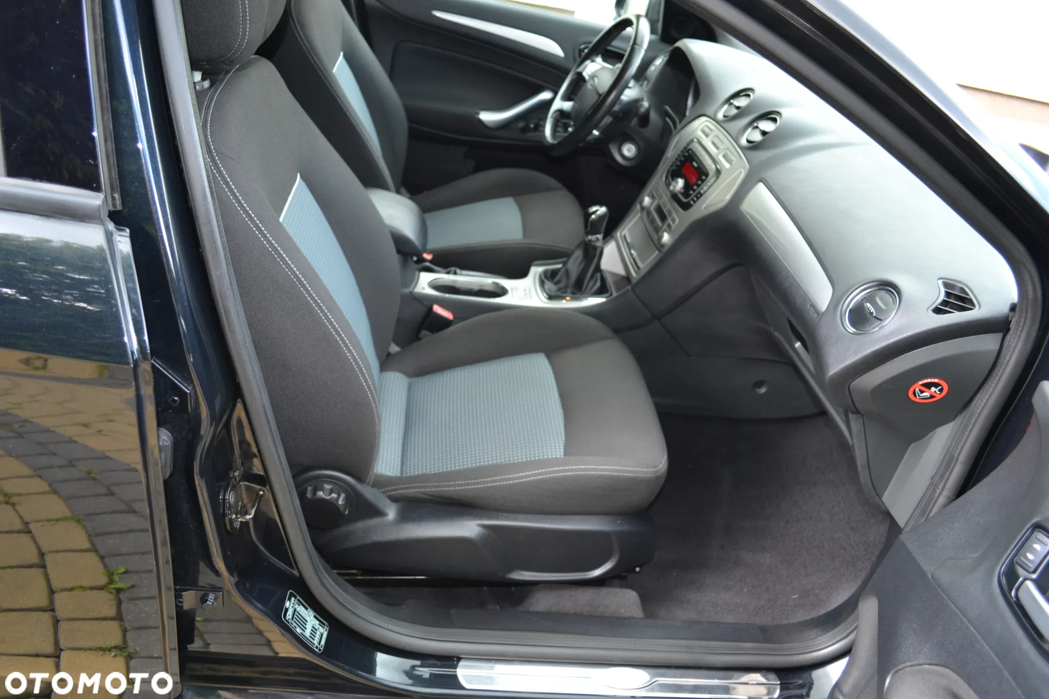 Ford Mondeo 1.6 Ambiente - 16