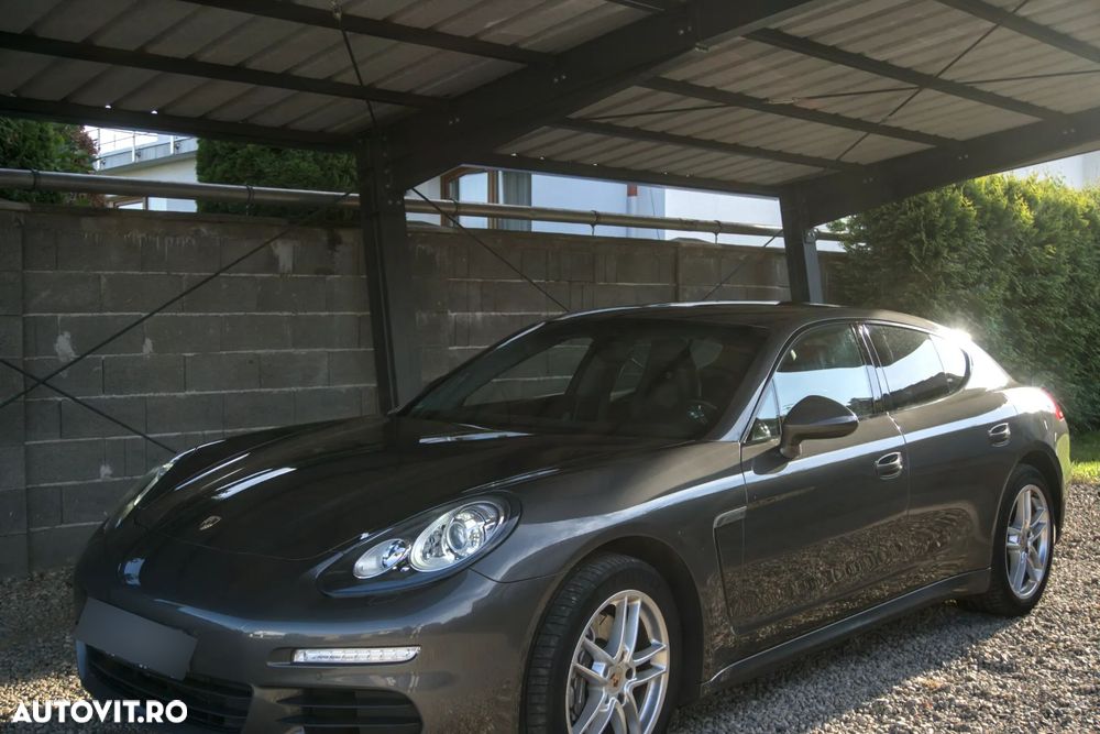 Porsche Panamera - 1
