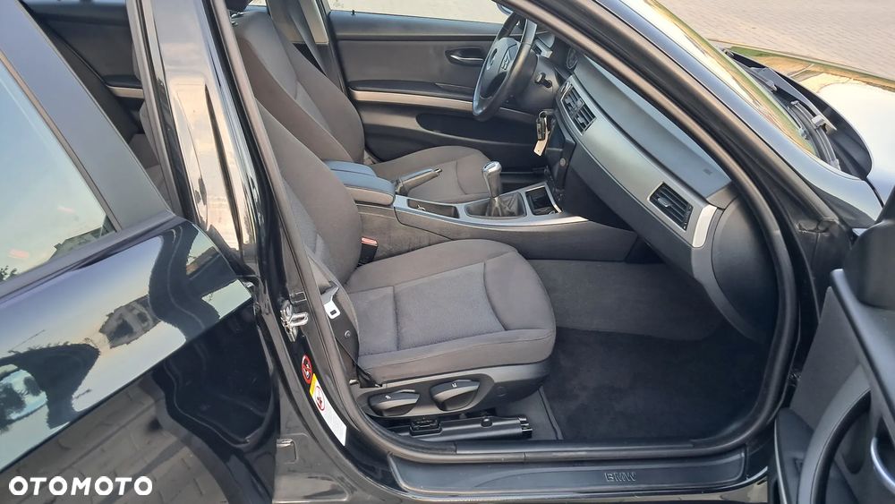 BMW Seria 3 320i - 7
