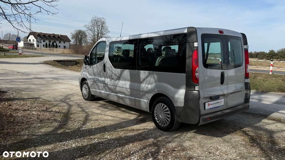 Opel Vivaro - 18