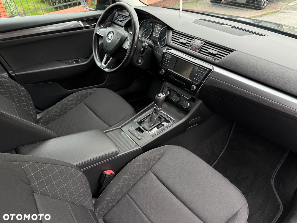 Skoda Superb 2.0 TDI DSG Active - 8