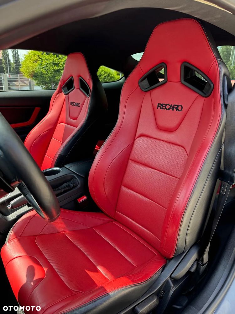 Ford Mustang 5.0 V8 GT - 5