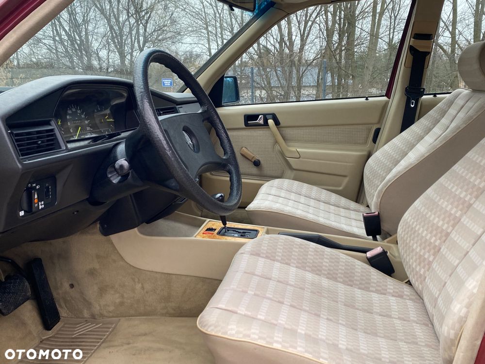 Mercedes-Benz W201 (190) - 6